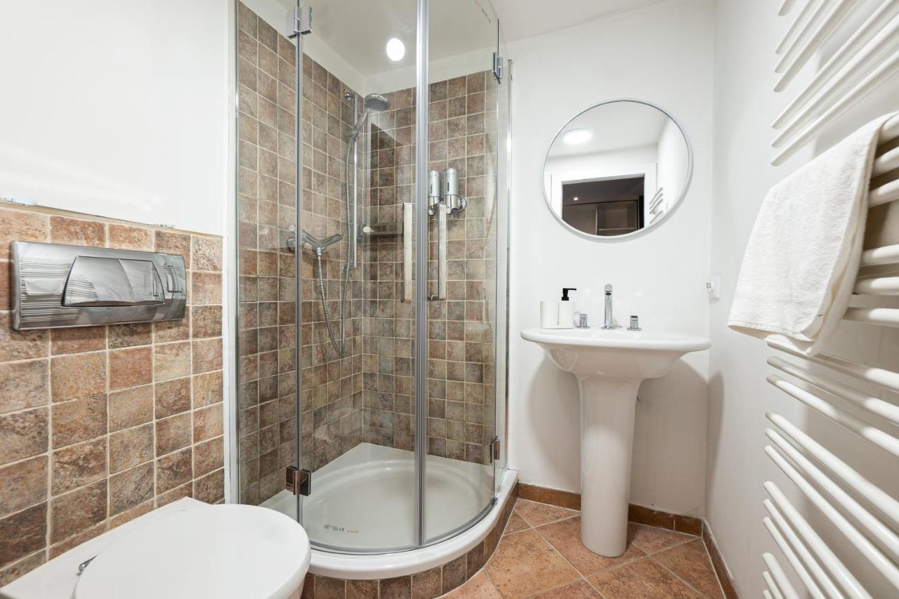 Brand-New Double Bedroom Apartment Wina Bagian luar foto
